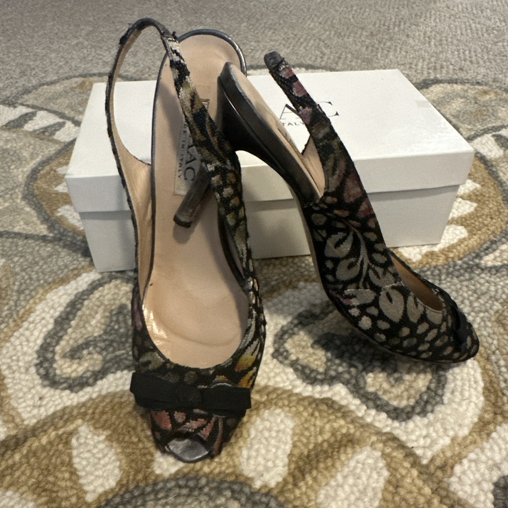 ISAAC Made In Italy Women's Tapestry  Stiletto Heels Pump Size 8 - Read Comments
